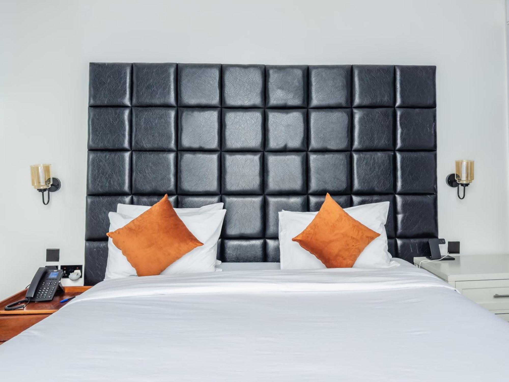 Avian Court Penthouse Aparthotel Naivasha Ngoại thất bức ảnh