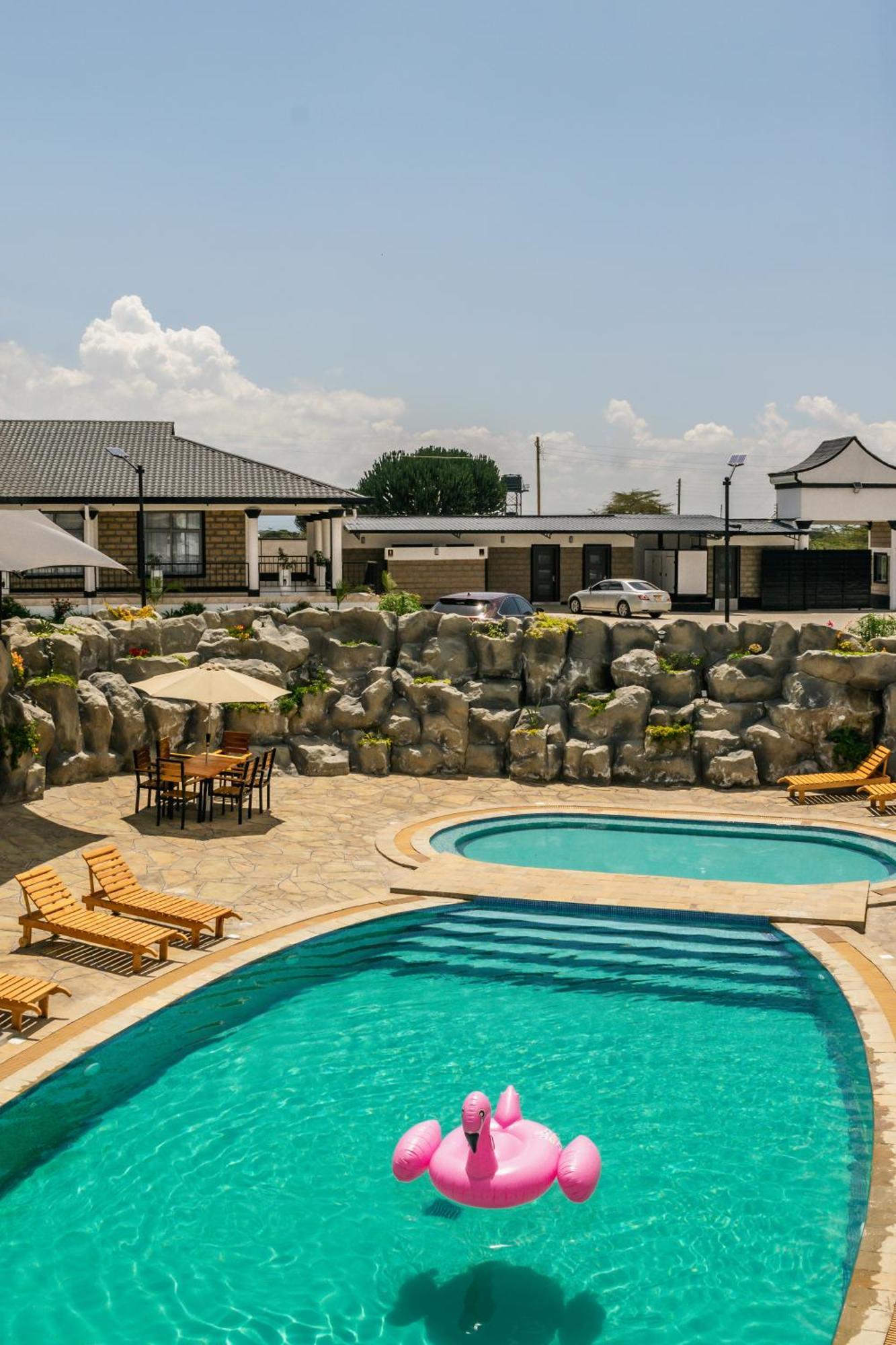 Avian Court Penthouse Aparthotel Naivasha Ngoại thất bức ảnh